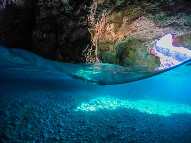 Albania Grotta